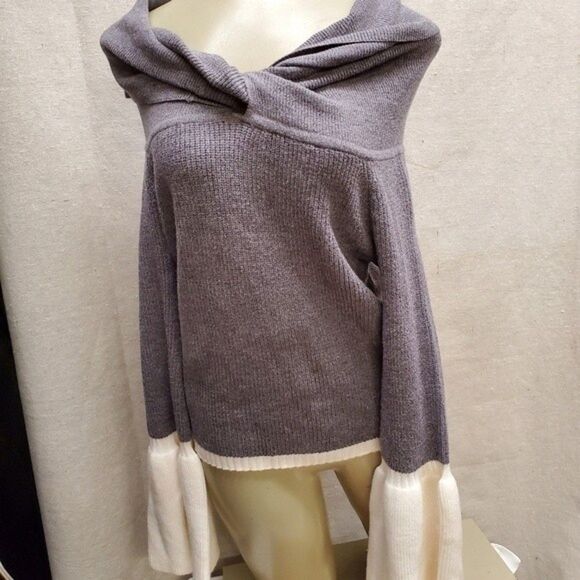 DO+BE Collection Ladies Off Shoulder Sweater with Bell Sleeves in Size S - Picture 2 of 6